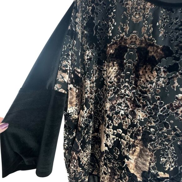 Chicos Womens Black Velour Embossed Animal Print Blouse Size 3 US XL Chiffon - Picture 3 of 8